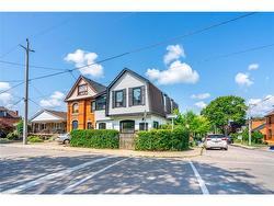 82 Ray Street S Hamilton, ON L8P 3V7