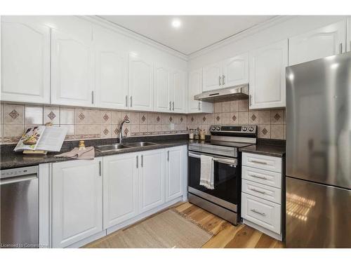 135 Violet Drive, Hamilton, ON - Indoor Photo Showing Kitchen With Double Sink