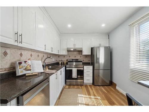 135 Violet Drive, Hamilton, ON - Indoor Photo Showing Kitchen With Double Sink