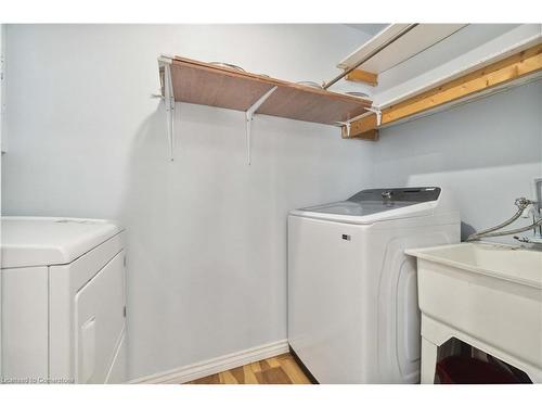 135 Violet Drive, Hamilton, ON - Indoor Photo Showing Laundry Room