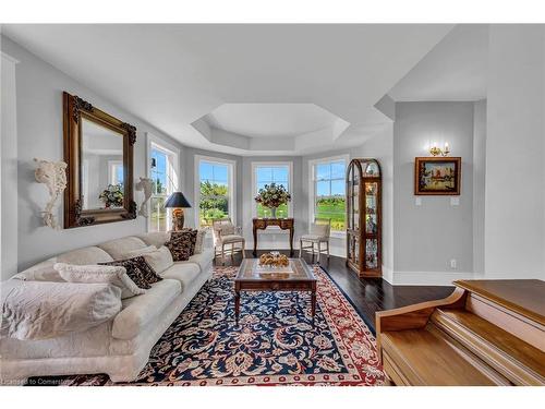 2378 North Shore Drive, Dunnville, ON - Indoor Photo Showing Living Room