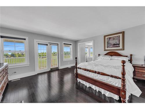 2378 North Shore Drive, Dunnville, ON - Indoor Photo Showing Bedroom