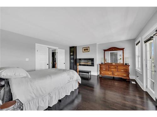 2378 North Shore Drive, Dunnville, ON - Indoor Photo Showing Bedroom