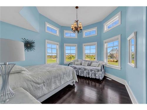 2378 North Shore Drive, Dunnville, ON - Indoor Photo Showing Bedroom