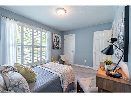 1 Meadowlea Court, Caledonia, ON - Indoor Photo Showing Bedroom