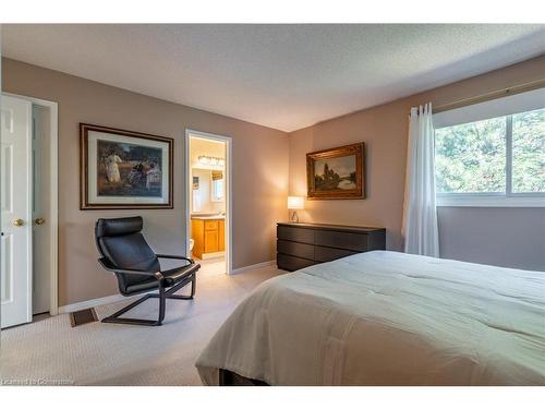 19-2155 Duncaster Drive, Burlington, ON - Indoor Photo Showing Bedroom