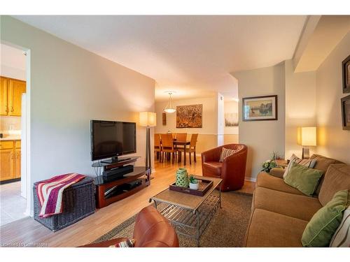 19-2155 Duncaster Drive, Burlington, ON - Indoor Photo Showing Living Room