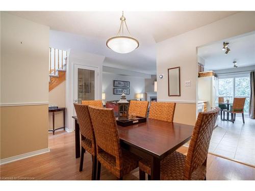 19-2155 Duncaster Drive, Burlington, ON - Indoor Photo Showing Dining Room