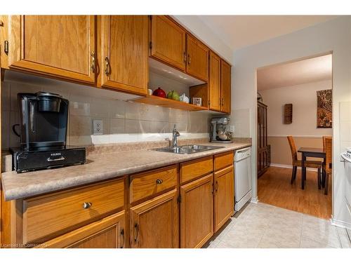 19-2155 Duncaster Drive, Burlington, ON - Indoor Photo Showing Kitchen With Double Sink