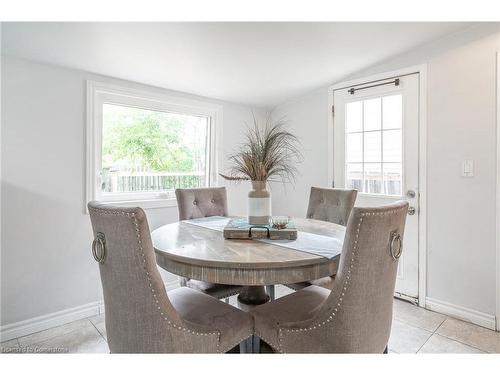 15 Agnes Street, Hamilton, ON - Indoor Photo Showing Dining Room