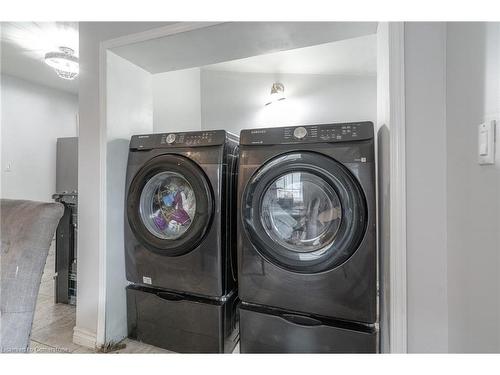 15 Agnes Street, Hamilton, ON - Indoor Photo Showing Laundry Room