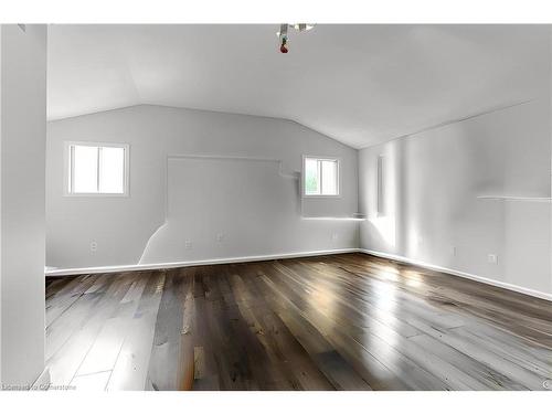 15 Agnes Street, Hamilton, ON - Indoor Photo Showing Other Room