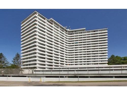 315-20 North Shore Boulevard W, Burlington, ON - Outdoor With Balcony With Facade