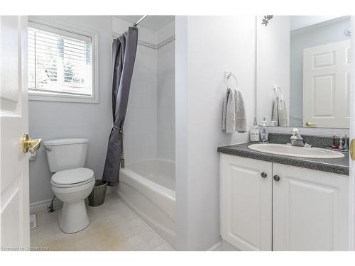 135 Glenariff Drive, Hamilton, ON - Indoor Photo Showing Bathroom