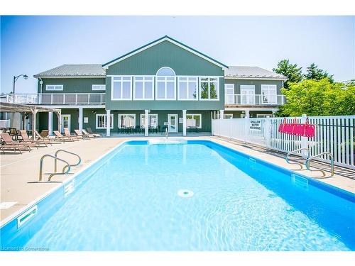 135 Glenariff Drive, Hamilton, ON - Outdoor With In Ground Pool With Backyard