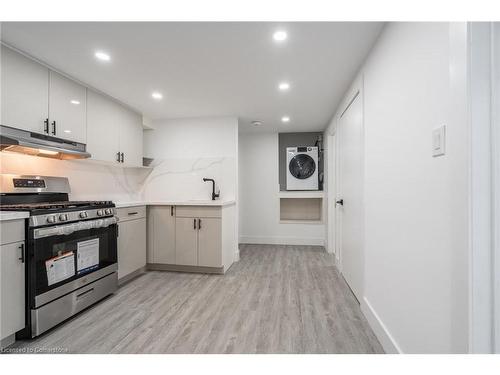 3-29 Northgate Drive, Hamilton, ON - Indoor Photo Showing Kitchen