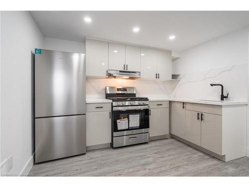 3-29 Northgate Drive, Hamilton, ON - Indoor Photo Showing Kitchen