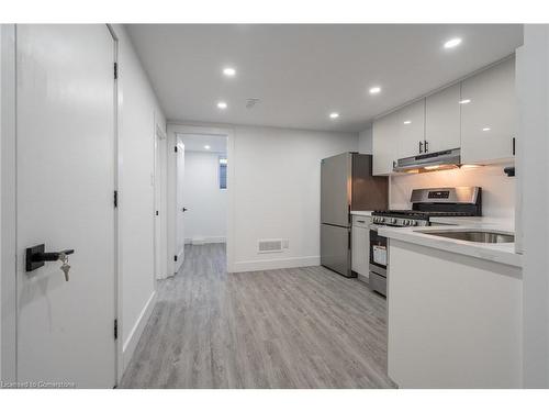 3-29 Northgate Drive, Hamilton, ON - Indoor Photo Showing Kitchen