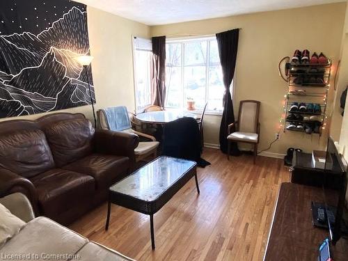 241 Haddon Avenue S, Hamilton, ON - Indoor Photo Showing Living Room