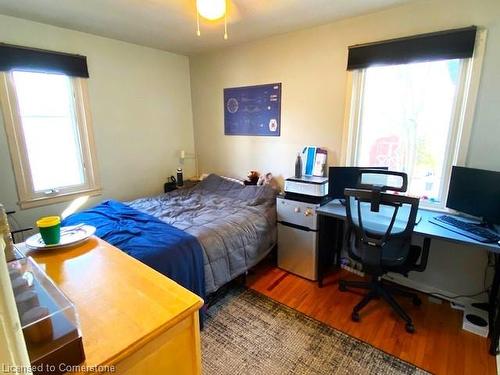 241 Haddon Avenue S, Hamilton, ON - Indoor Photo Showing Bedroom