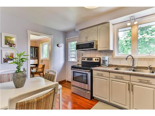 16 Colmar Place, Dundas, ON - Indoor Photo Showing Kitchen With Double Sink