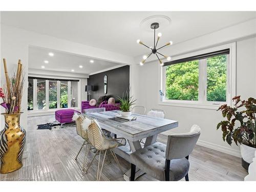 19 Minstrel Court, Hamilton, ON - Indoor Photo Showing Dining Room