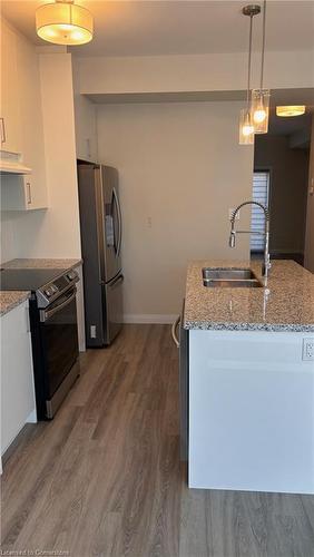 11-270 Melvin Avenue, Hamilton, ON - Indoor Photo Showing Kitchen With Double Sink