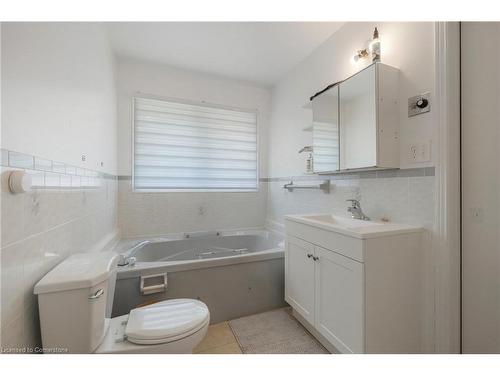 3385 Binbrook Road, Binbrook, ON - Indoor Photo Showing Bathroom