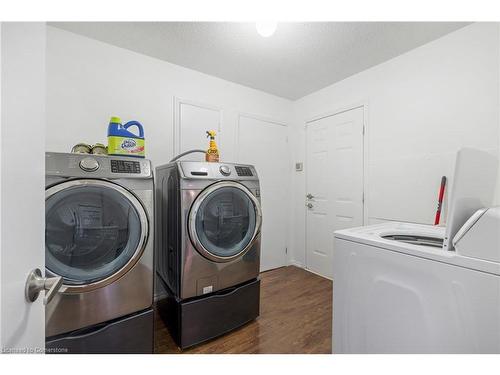 3385 Binbrook Road, Binbrook, ON - Indoor Photo Showing Laundry Room