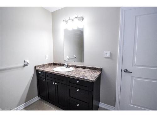 302-14 Saunders Drive, Jarvis, ON - Indoor Photo Showing Bathroom