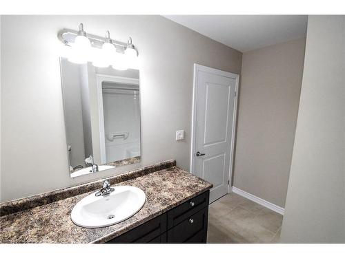 302-14 Saunders Drive, Jarvis, ON - Indoor Photo Showing Bathroom