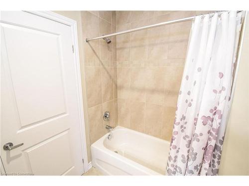 302-14 Saunders Drive, Jarvis, ON - Indoor Photo Showing Bathroom