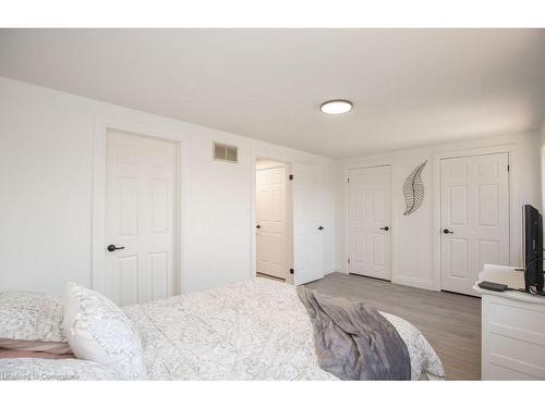 451 Templemead Drive, Hamilton, ON - Indoor Photo Showing Bedroom