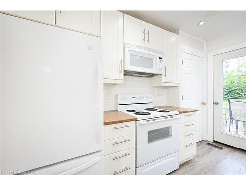 1-934 Garth Street, Hamilton, ON - Indoor Photo Showing Kitchen