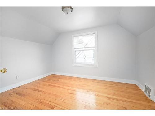 1-934 Garth Street, Hamilton, ON - Indoor Photo Showing Other Room