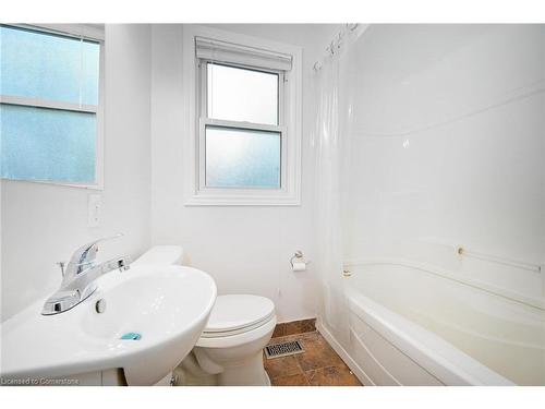 1-934 Garth Street, Hamilton, ON - Indoor Photo Showing Bathroom