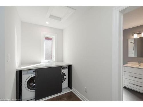 77 William Street, Hamilton, ON - Indoor Photo Showing Laundry Room