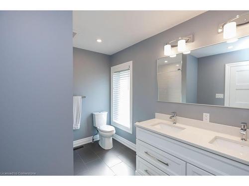 77 William Street, Hamilton, ON - Indoor Photo Showing Bathroom