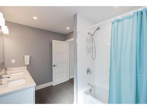 77 William Street, Hamilton, ON - Indoor Photo Showing Bathroom