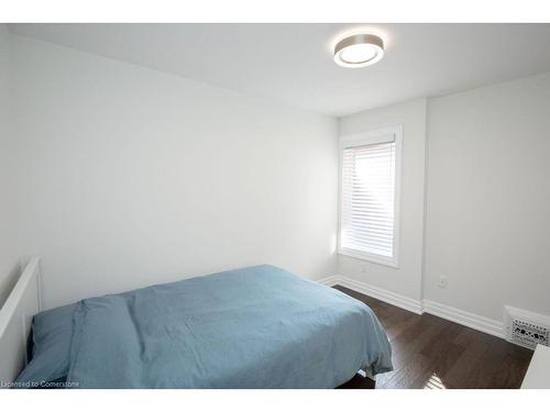 77 William Street, Hamilton, ON - Indoor Photo Showing Bedroom