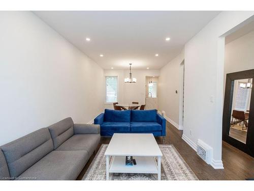 77 William Street, Hamilton, ON - Indoor Photo Showing Living Room