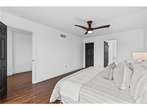 41 Highbury Drive, Stoney Creek, ON - Indoor Photo Showing Bedroom