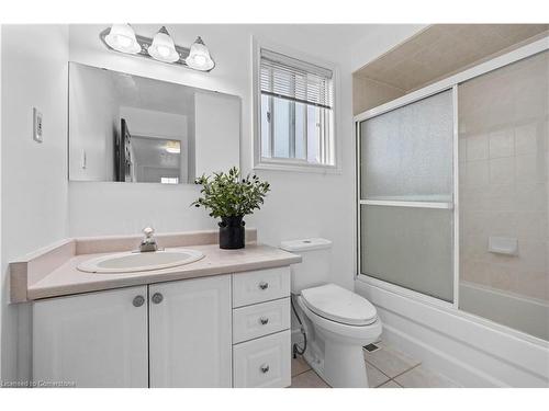 41 Highbury Drive, Stoney Creek, ON - Indoor Photo Showing Bathroom