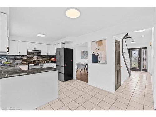 41 Highbury Drive, Stoney Creek, ON - Indoor Photo Showing Kitchen With Double Sink