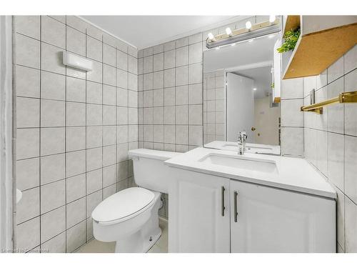 146 Berkindale Drive, Hamilton, ON - Indoor Photo Showing Bathroom