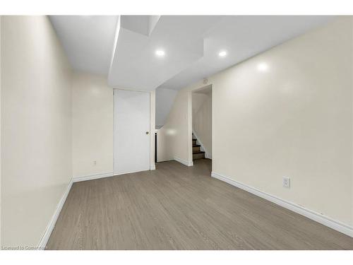 146 Berkindale Drive, Hamilton, ON - Indoor Photo Showing Other Room