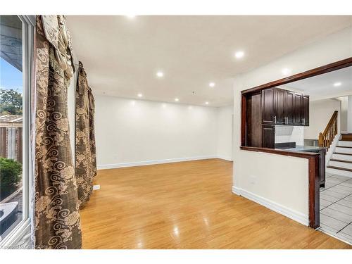 146 Berkindale Drive, Hamilton, ON - Indoor Photo Showing Other Room