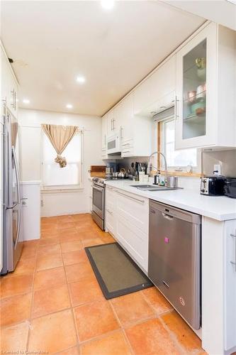 711 Upper Wellington Street, Hamilton, ON - Indoor Photo Showing Kitchen