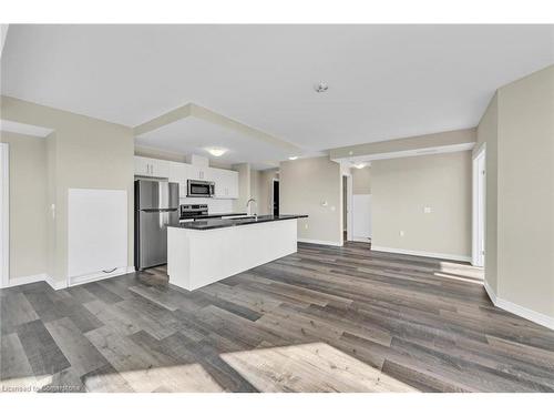 706-2750 King Street E, Hamilton, ON - Indoor Photo Showing Kitchen