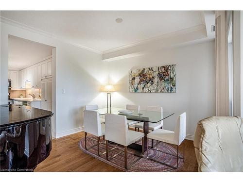 501-1000 Creekside Drive, Dundas, ON - Indoor Photo Showing Dining Room